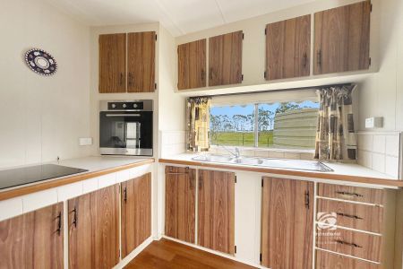 RURAL RETREAT - BILLS INCLUDED - Photo 3