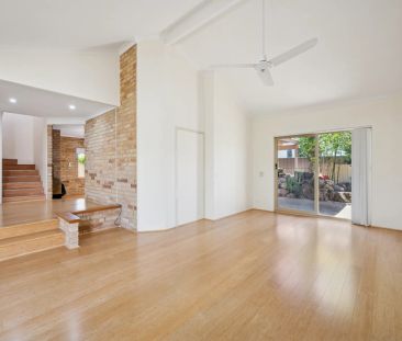 Classic Comfort in Claremont - Photo 2