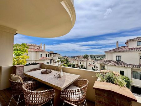 Luxury Apartment for rent in Benahavís, Spain - Photo 3