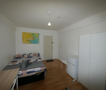 Meadows, Bournemouth, BH2 - Photo 5