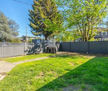 Kitsilano - Laundry - Gas Stove - Big Yard - Private - Townhouse - Photo 1