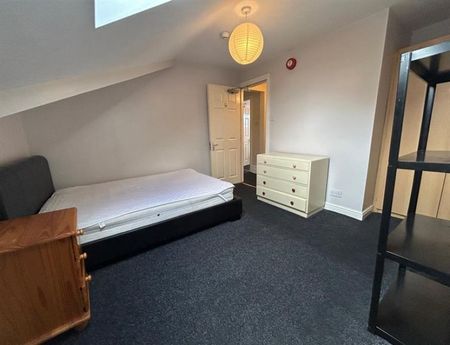 9 Bedroom Semi Detached To Let - Photo 2