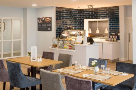 1 bedroom retirement property to rent - Photo 4