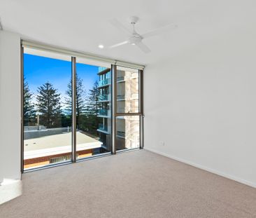 Luxury and comfort in the heart of Burleigh Heads - Photo 1