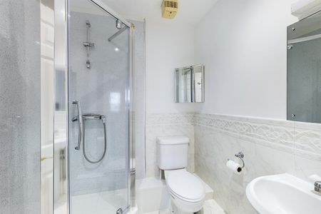 2 bedroom Flat To Let - Photo 2