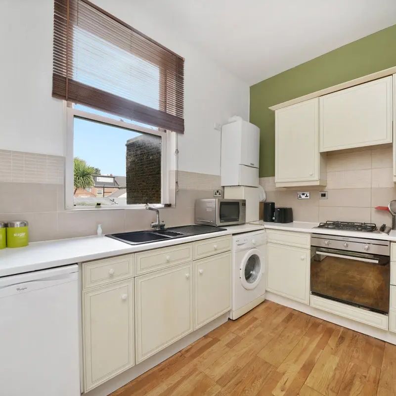 2 bedroom flat in Tufnell Park - Photo 1