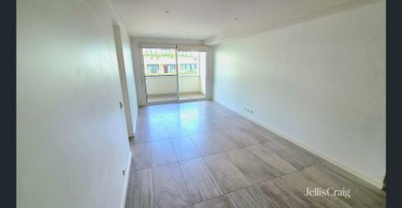 Two-Bedroom Apartment with Balcony - Photo 4