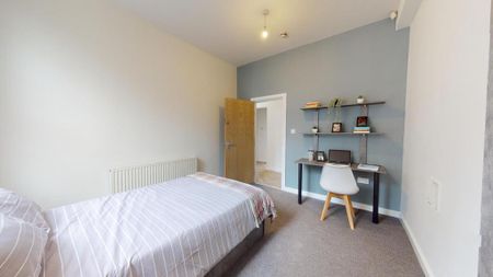 5 bedroom flat to rent - Photo 4