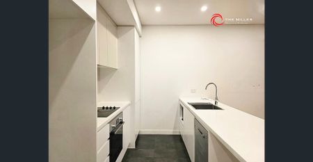 Oversized 1bedder | 3min to Station - Photo 5