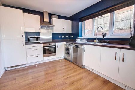 3 bedroom detached house to rent - Photo 5