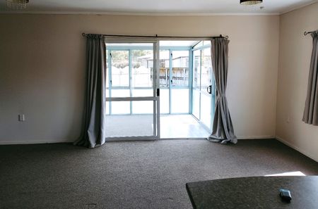 Cosy Two Bedroom Home - Waihi - Photo 3