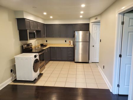 For Lease - 28 Victoria Avenue Unit# 310, Hamilton, Ontario - Photo 5