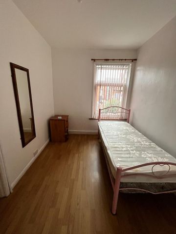 3 bedroom terraced house to rent - Photo 4