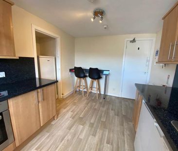 3 bedroom flat to rent - Photo 1