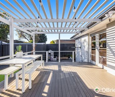 Peaceful Living with Stunning Views in Leafy Frankston Location - Photo 5