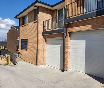 MODERN 3 BEDROOM TOWNHOUSE - Photo 4