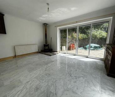 3 bedroom end of terrace house to rent - Photo 1