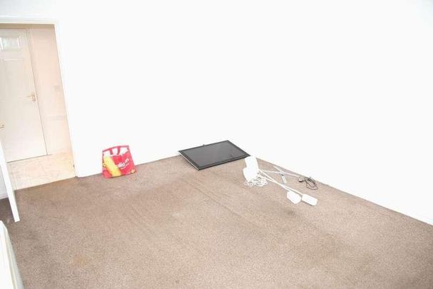 Marathon Way, SE28 - Photo 1