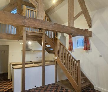 1 bedroom barn conversion to rent - Photo 2