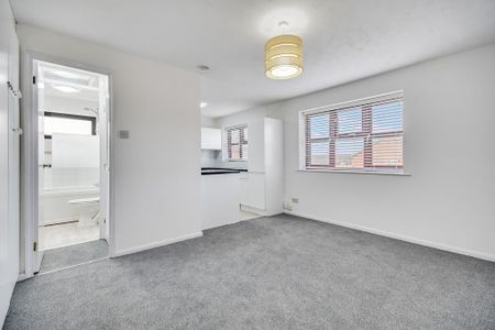 Studio to rent - Photo 5