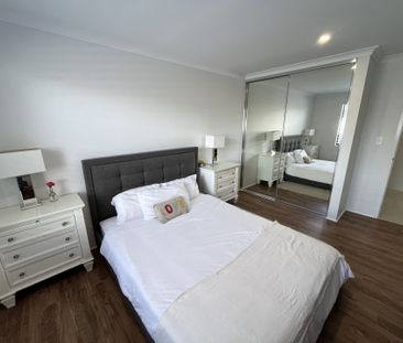 Lovely Modern Family Home - Photo 4