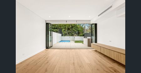 Spacious Open-plan Living Semi in North Bondi With Double Lock Up Garage - Photo 4