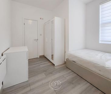 6 bedroom house of multiple occupation to rent - Photo 4