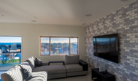 Exquisite 3-Bedroom, 3-Bathroom Home with Spectacular Sea Views in Stanmore Bay - Photo 5