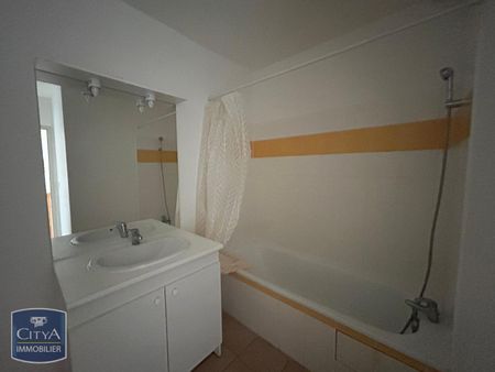 Location Maison 3 pièces 72m² MERCUES 46090 - Photo 2