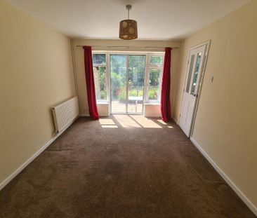 3 bedroom semi-detached house to rent - Photo 2