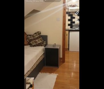Studio Flat, Colville Road, E11 - Photo 2