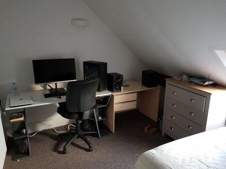 4 bedroom terraced house to rent - Photo 4