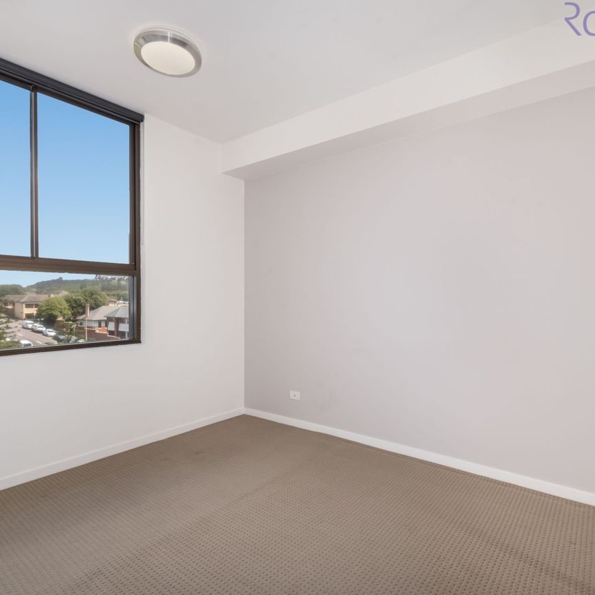 One bedroom apartment with ocean views. - Photo 1