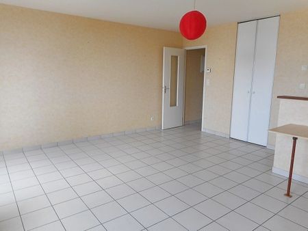 Location Appartement 2 pièces 56m² BELLAC 87300 - Photo 2