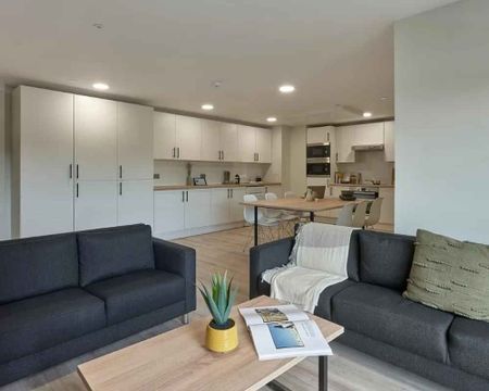 Bronze Ensuite - 6 Bed - Photo 2