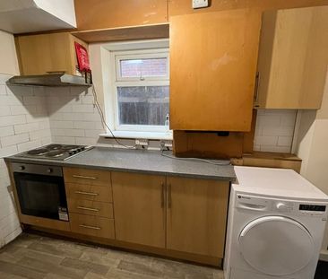 Room in a Shared House, Kelso Gardens, LS2 - Photo 6