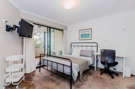 2 bed 2 bath-303-mater room - Photo 2