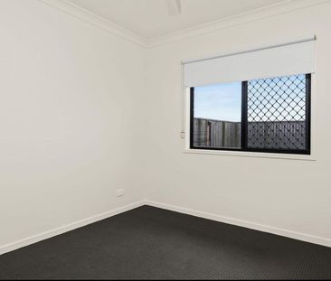Modern 4-Bed Family Home, Fully Fenced & Ready to Move In! - Photo 2