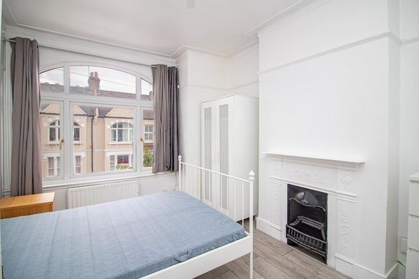 4 bedroom terraced house to rent - Photo 1