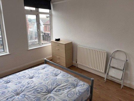 House share to rent - Photo 2