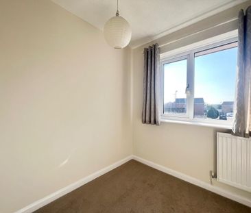 3 bedroom semi-detached house to rent - Photo 6