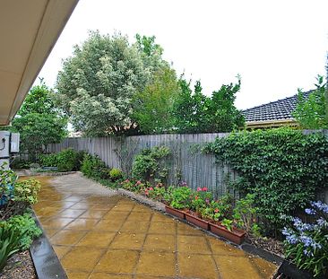 5 Albert Place, Dingley Village VIC 3172 - House For Rent | Domain - Photo 1