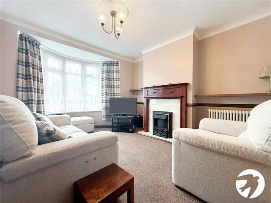 3 bedroom end of terrace house to rent - Photo 1