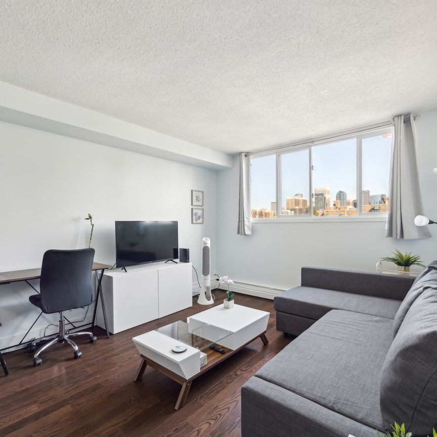 Chic Inner City Living In Mission | Fully Furnished Apartment - Photo 1