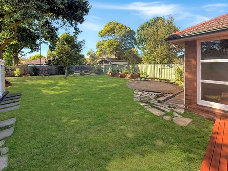30 Vaughan Ave, Pennant Hills NSW 2120 - House For Rent | Domain - Photo 5