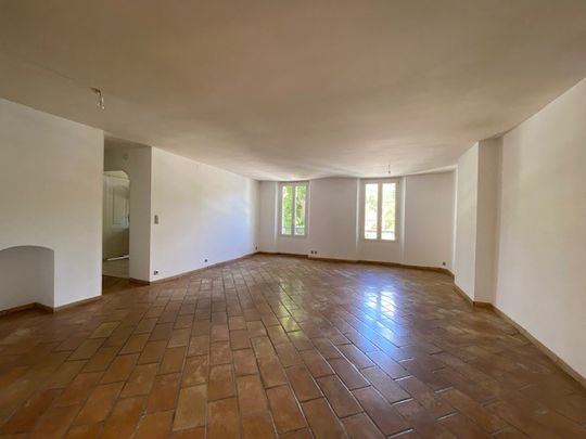 Location Appartement 3 pièces 81m² HYERES 83400 - Photo 1
