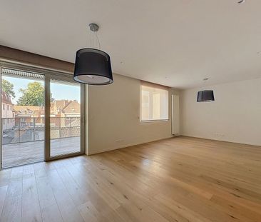 Appartement te huur in Tournai voor € 949 met 2 slaapkamers - Photo 2