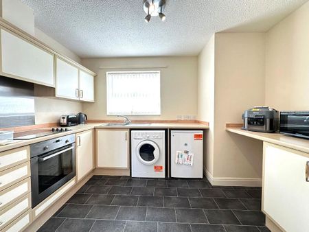 2 bedroom flat to rent - Photo 4