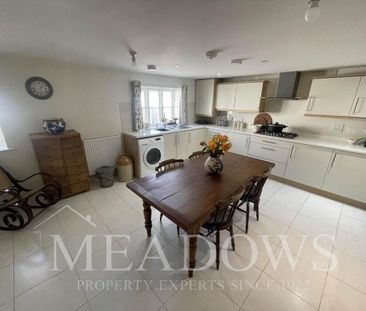3 bedroom semi-detached house to rent - Photo 3