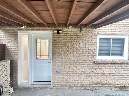 For Lease - 36 Heatherside Drive Unit# Lower, Toronto, Ontario - Photo 2